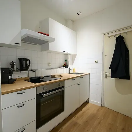 Central Apartment Above Lively Bar In Busy Street 2 Lejlighed *