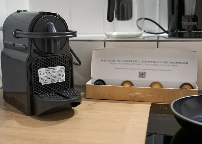 Above Lively Bar In Busy Street 2 Апартаменты Эйндховен